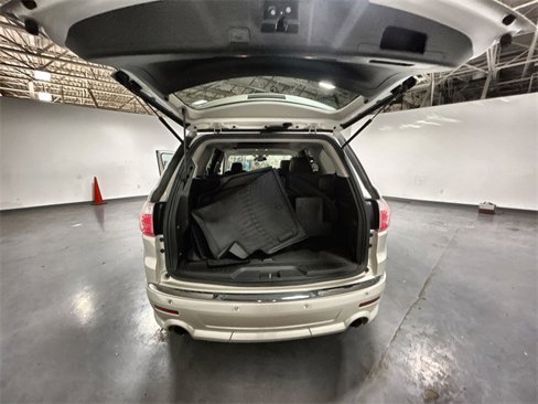 Used 2011 GMC Acadia Denali image 20