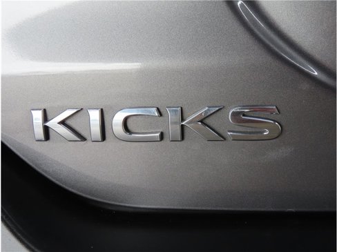 Used 2018 Nissan Kicks SV image 26