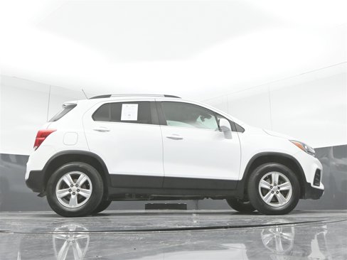 Used 2017 Chevrolet Trax LT w/ Sun & Sound Package image 31