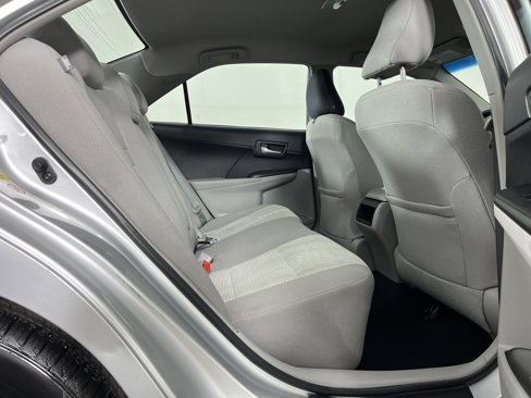 Used 2013 Toyota Camry LE image 15