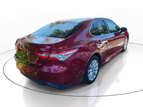 Used 2018 Toyota Camry LE image 7