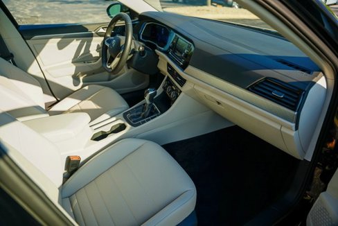 Certified 2023 Volkswagen Jetta SE image 30