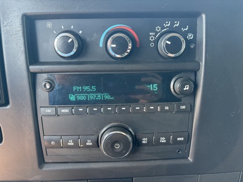 Used 2016 GMC Savana 3500 image 18