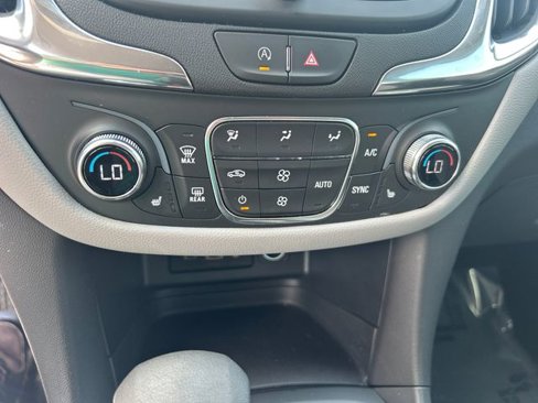 Used 2023 Chevrolet Equinox LT image 23