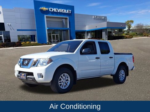 Used 2018 Nissan Frontier SV image 4