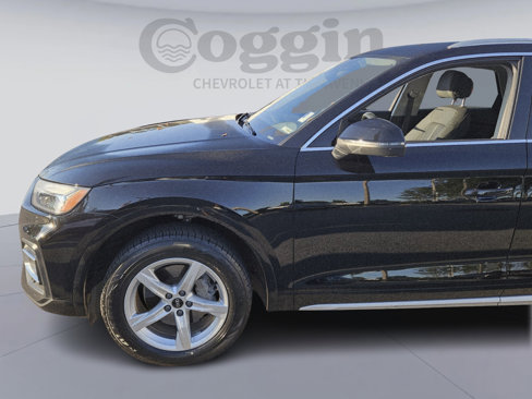 Used 2021 Audi Q5 Premium w/ Convenience Package image 2