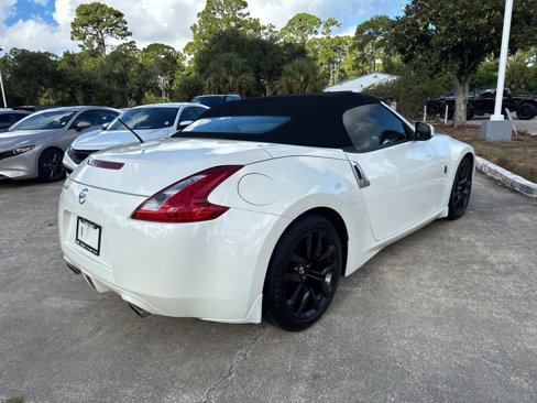 Used 2015 Nissan 370Z Touring image 3