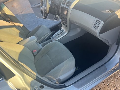 Used 2013 Toyota Corolla LE image 21