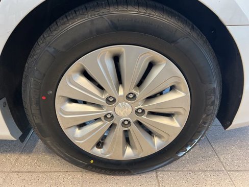 Used 2017 Hyundai Sonata SE image 34