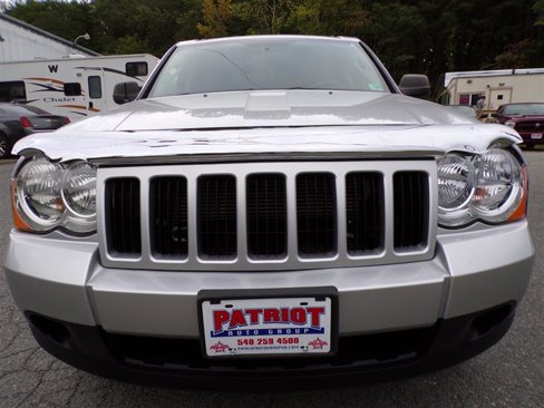 Used 2010 Jeep Grand Cherokee Laredo image 2