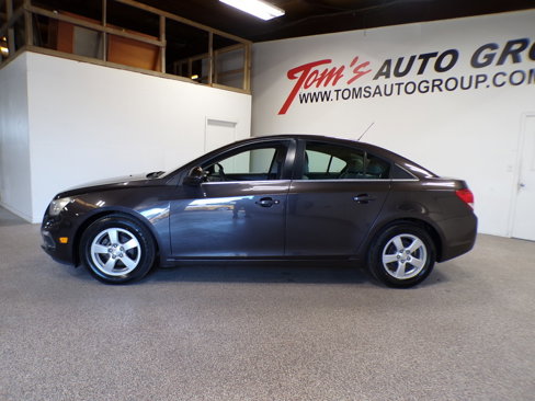 Used 2016 Chevrolet Cruze LT image 2