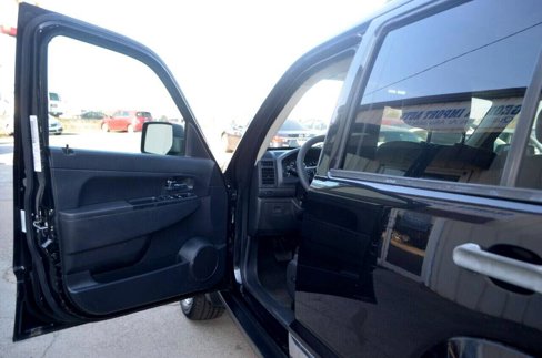 Used 2012 Jeep Liberty Sport image 16