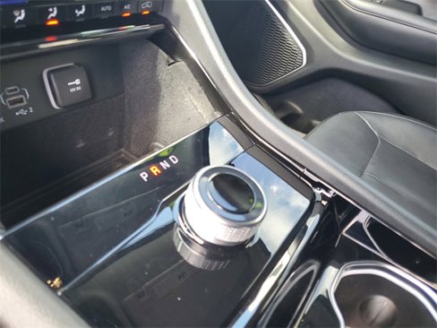 Used 2022 Jeep Grand Cherokee Limited image 30