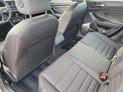 Used 2024 Volkswagen Jetta SE image 13