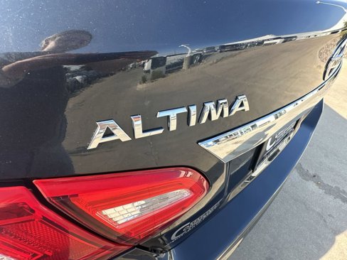 Used 2017 Nissan Altima 2.5 SL w/ Moonroof Package image 32