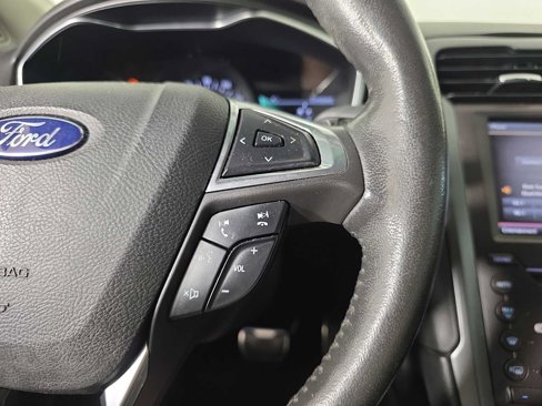 Used 2016 Ford Fusion Titanium image 19
