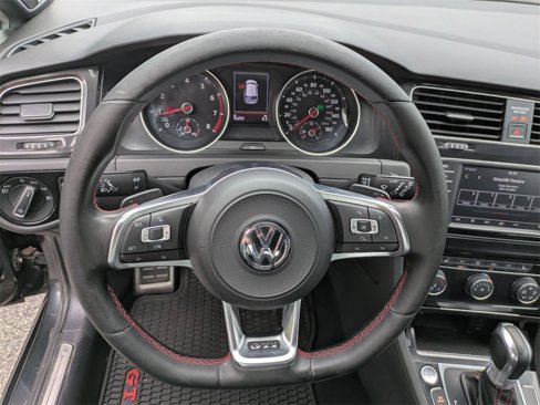 Used 2017 Volkswagen GTI SE image 18