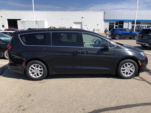 Used 2017 Chrysler Pacifica Touring image 10