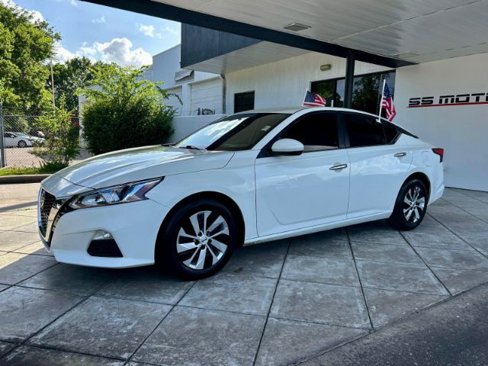 Used 2019 Nissan Altima 2.5 S image 1