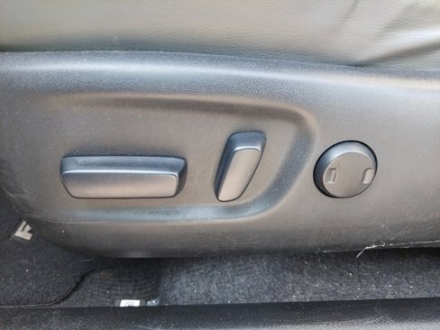 Used 2014 Toyota RAV4 Limited image 19