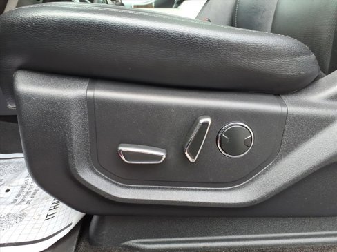 Used 2015 Ford F150 Lariat w/ Equipment Group 502A Luxury image 12