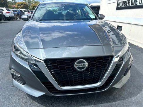 Used 2021 Nissan Altima 2.5 SV image 3