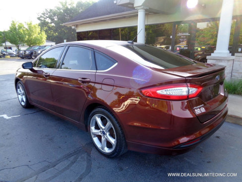 Used 2016 Ford Fusion SE image 4