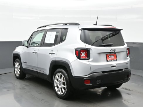 Used 2021 Jeep Renegade Latitude image 4