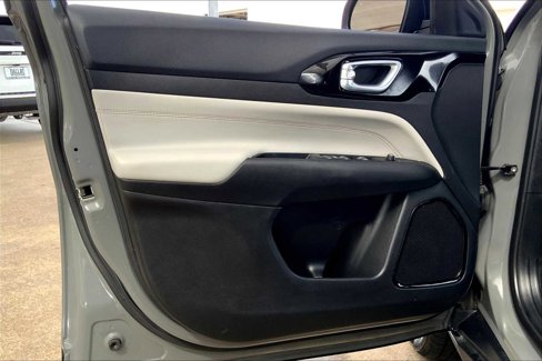 Certified 2024 Jeep Compass Limited image 21