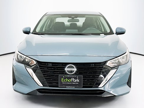 Used 2024 Nissan Sentra SV image 2
