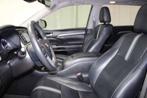 Used 2017 Toyota Highlander SE image 15