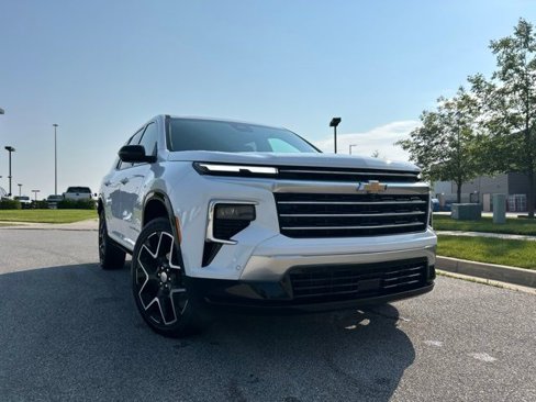 Used 2024 Chevrolet Traverse RS image 57