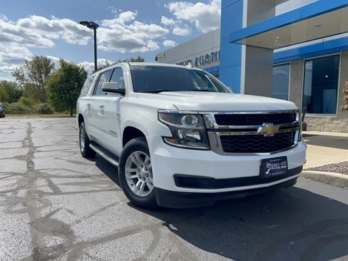 Used 2018 Chevrolet Suburban LT image 1