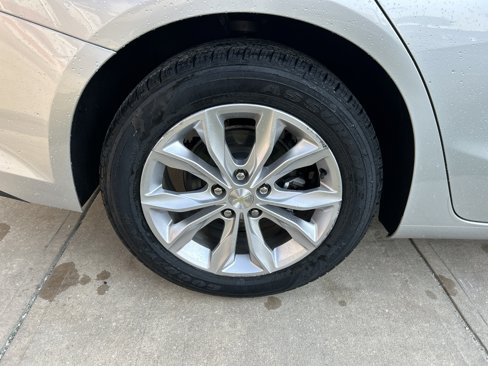 Used 2019 Chevrolet Malibu LT w/ Leather Package image 9