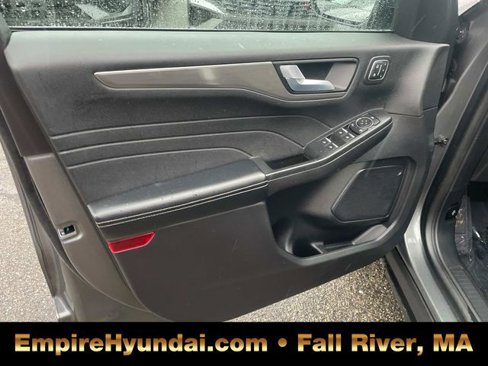 Used 2022 Ford Escape Titanium image 18