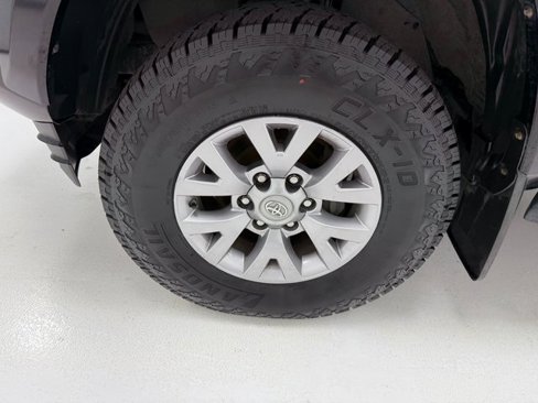 Used 2017 Toyota Tacoma SR5 image 7