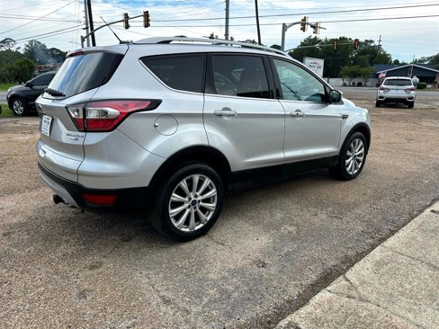Used 2017 Ford Escape Titanium image 5