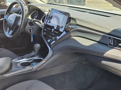 Used 2023 Toyota Camry LE image 22