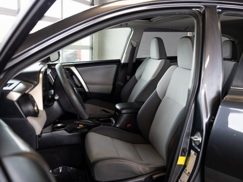 Used 2015 Toyota RAV4 XLE image 11