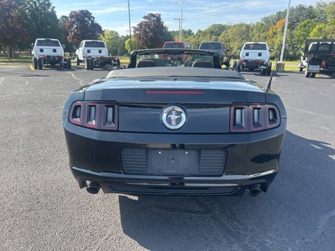 Used 2013 Ford Mustang Convertible image 7