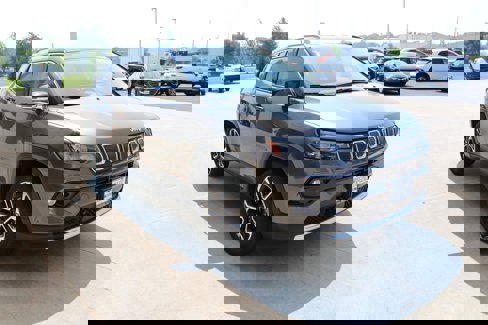 Used 2022 Jeep Compass Limited image 5