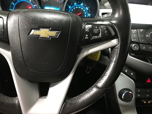 Used 2014 Chevrolet Cruze LT image 25