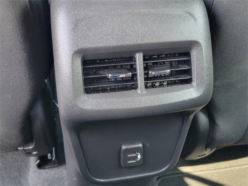 Used 2023 Chevrolet Equinox LT image 18
