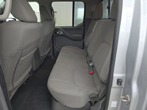 Used 2019 Nissan Frontier SV image 10