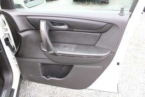 Used 2014 GMC Acadia SLT image 25