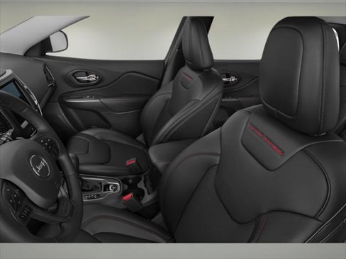 Used 2019 Jeep Cherokee Trailhawk image 9