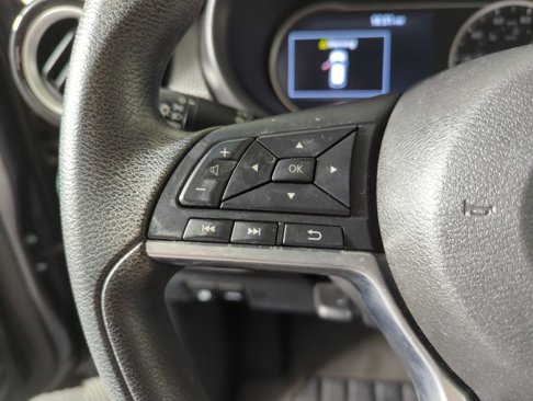 Used 2020 Nissan Kicks SV image 27