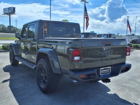 Used 2023 Jeep Gladiator Sport image 4