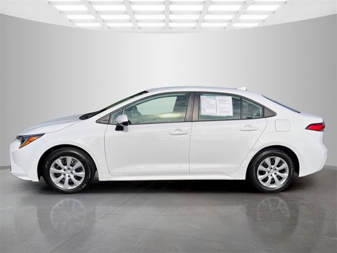 Used 2020 Toyota Corolla LE image 3