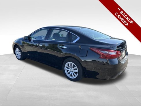 Used 2018 Nissan Altima 2.5 S w/ S Convenience Package image 3